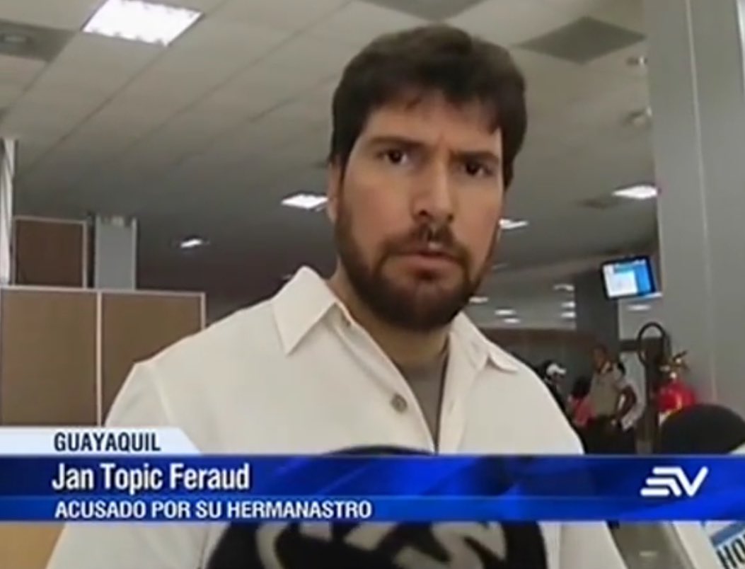 ocusberry2525's tweet photo. Si así trata a su hermano imagínate ecuatoriano cómo te trataría a ti si llega al poder. Ciudadano pobre y humilde de mi país, éllos no quieren  tu bienestar sino tu voto. La decisión la tienes tu
#RedDeTuiterosDemocraticos https://t.co/jD0NCmZYK2