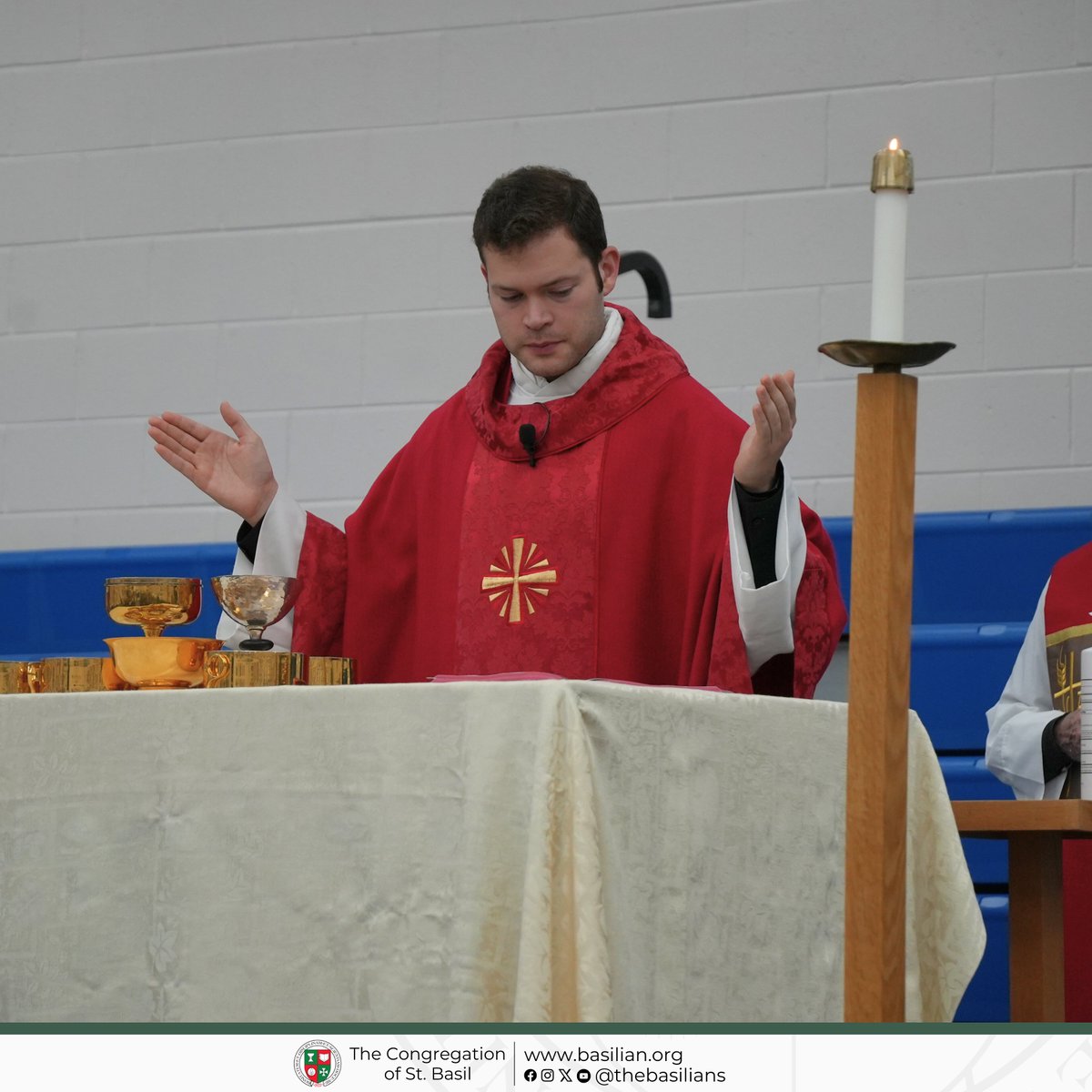 This Boys’ Bowl, Detroit Catholic Central High School faced off against their longtime rivals, De La Salle Collegiate, claiming a 31-14 victory!
#goshamrocks #ministry #football #community #basilian #priest #vocation #vatican #catholic #church #faith #jesus #christ #christian
