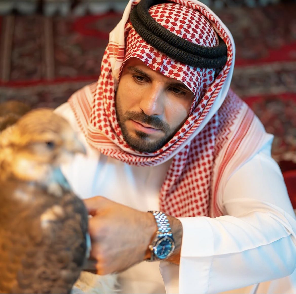 hilalstuff's tweet photo. 🚨 عم الكل ميترو خلال جلسة تصوير بالزي السعودي 🦅😨😨😨😨💙💙💙🇸🇦 https://t.co/tQBBQSvc86