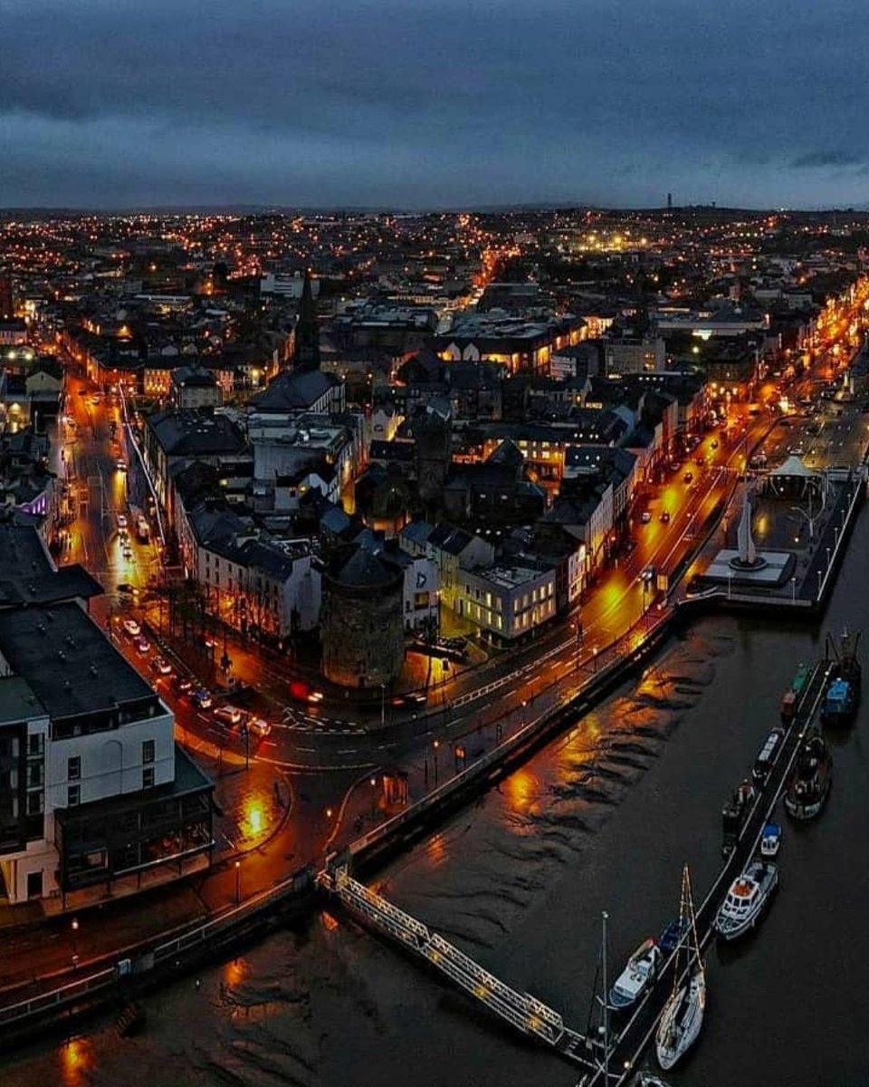 ancienteastIRL's tweet photo. @waterfordspraoi returns with The Samhain Shadows and Fire Procession, Friday 25th of October!

Bringing you a stunning Samhain spectacle procession and finale performance 😍​

Tap to grab your tickets now! 👉 https://t.co/BCSrPu6plz
@WaterfordCounci #SamhainProcession #Waterford https://t.co/FMdAlLyvEV