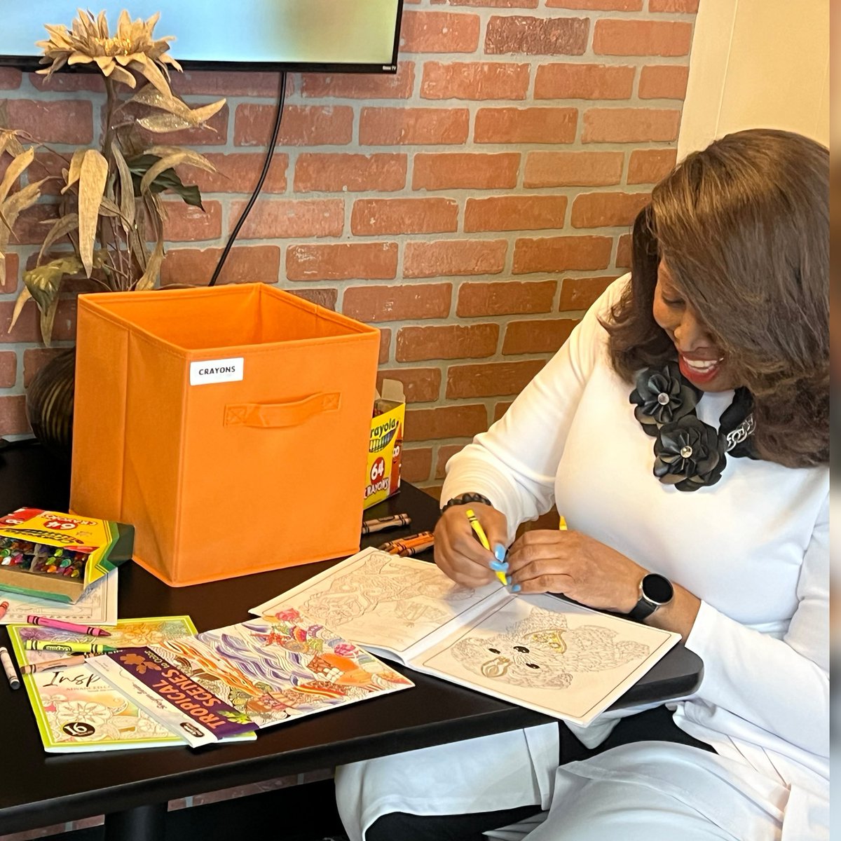 YouthNiqueLLC's tweet image. The Power of Adult Play!- So much impactful FUN hosting @TCBCommunities 
for a “Play Therapy” Team Building Session! Schedule your Play Therapy “Team Building Session” with the StartUP Center Detroit | 313-887-7799 | youthnique.com | #playtherapyworks #teambuilding