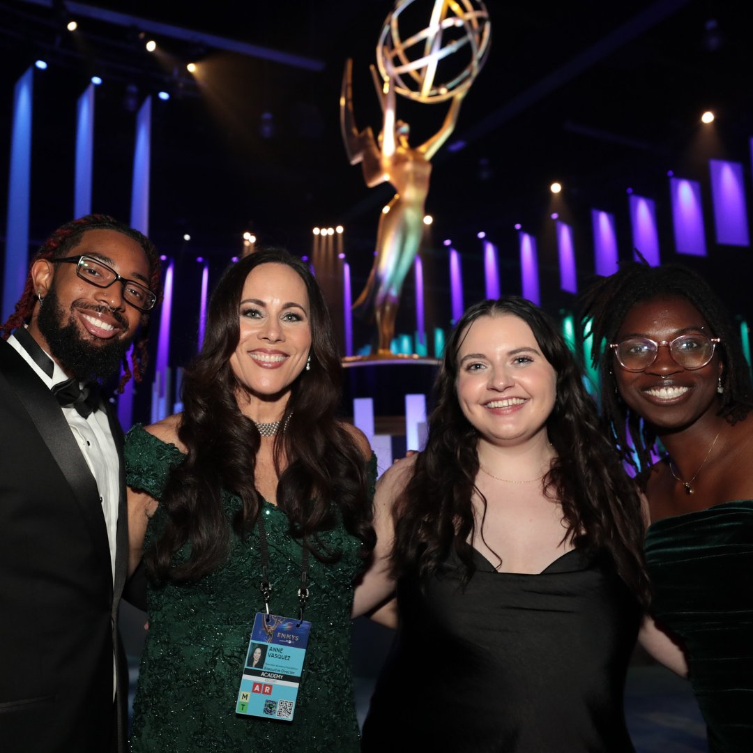 Our alums are doing BIG (and fancy) things! Shout out to #BeachFilm alum, Riley Hodgson who had the opportunity to represent the Television Academy Foundation in the Giving Suite at the 76th Emmy Awards! Riley is currently a Development Fellow with 44 Blue Productions.