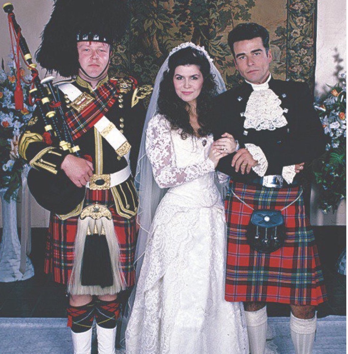 KathCLeSage's tweet photo. Happy 37th #DukeAndAnnaversary! #DnA4ever #DukeLives #GH 🧬♾️💞🏴󠁧󠁢󠁳󠁣󠁴󠁿🇬🇧💃🏾🕺🏽🥂🍾 https://t.co/pjcEEBPR5w