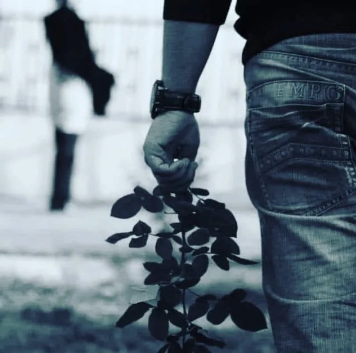 Gurkanp3's tweet photo. Belki de seni hala deli gibi seviyorum dur...๑✿๑🍂 https://t.co/QTXuM2edUl