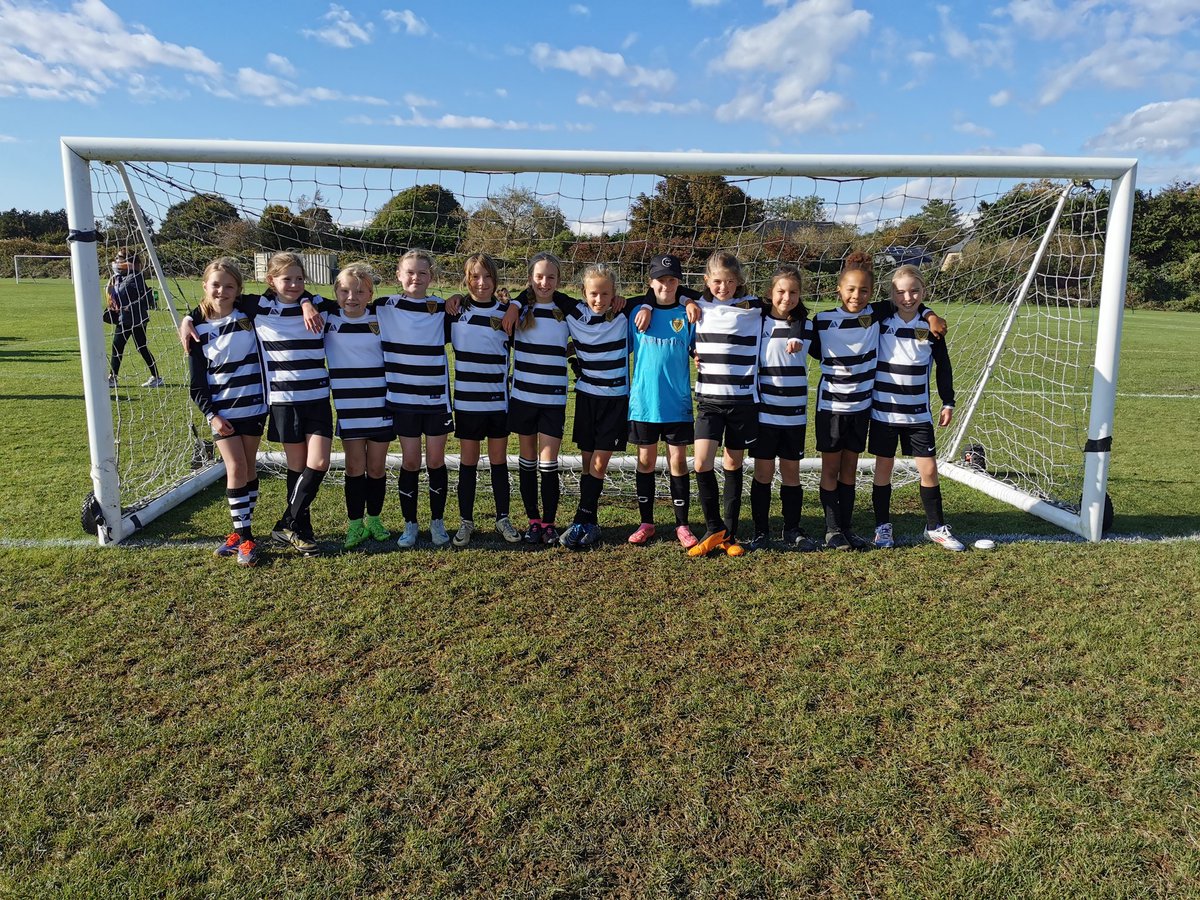 ECornwallsfa's tweet photo. Southern Counties League Cup (U11s) - Wales and West:
Boys = Won 1, Lost 3 - into the Plate Finals. 
Girls = Won 2, Draw 3 - into the Intermediate Finals.

Next fixture (ESFA Knockout - U11s):
Boys = Poole and Dorset SFA (19/10/24)
Girls = Gloucester SFA (9/11/24) 

⚽⚪⚫ https://t.co/Dv0f7EmmZJ
