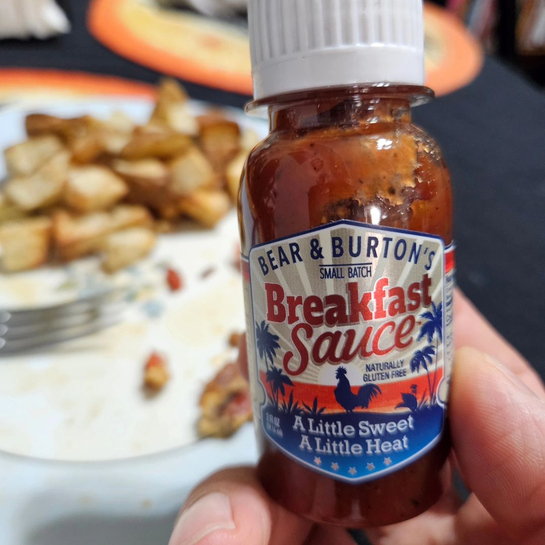 The_W_Sauce's tweet photo. Big flavor - small package. 

Have you found our mini bottles out in the wild yet? Perfect for flavor on-the-go be on the lookout for our mini bottles at a dealer near you! 

#bearandburtons #americassaucefamily #minibottle #biggerbolderbetter https://t.co/tetoGJc961