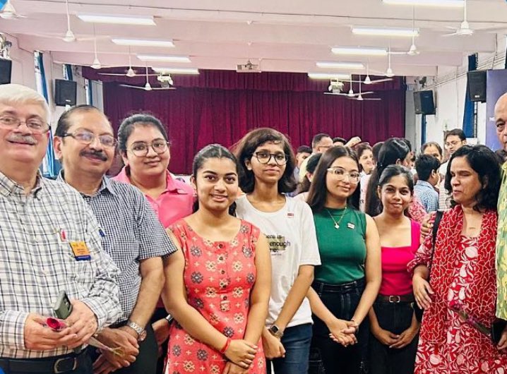 rac_maitreyi's tweet photo. Rotaract Club Of Delhi Midtown Maitreyi volunteered at a Health Check-Up Camp at the Blind Relief Association providing health services like blood pressure monitoring, check-ups,etc to blind individuals. Dr. Ajay Gupta conducted a cancer awareness talk. 🎗️

#rotaract #checkupcamp https://t.co/uQhbNjYlKz