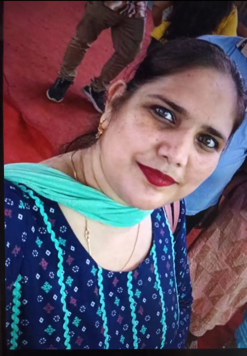 pyacipabhi369's tweet photo. My lovely sister https://t.co/2mL95Ub82J
