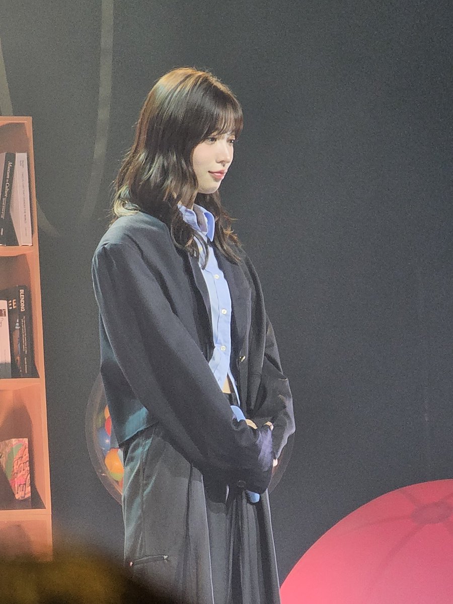 hoah_belllieve's tweet photo. 20241016 미니5집 기억사탕 쇼케이스
#기억사탕으로_지은_날개달고_빌리가왔다
#BilllieIsBack_MemoryCandy
#빌리 #Billlie #시윤 #하루나
#Billlie_기억사탕 https://t.co/wIdMtb2UZx