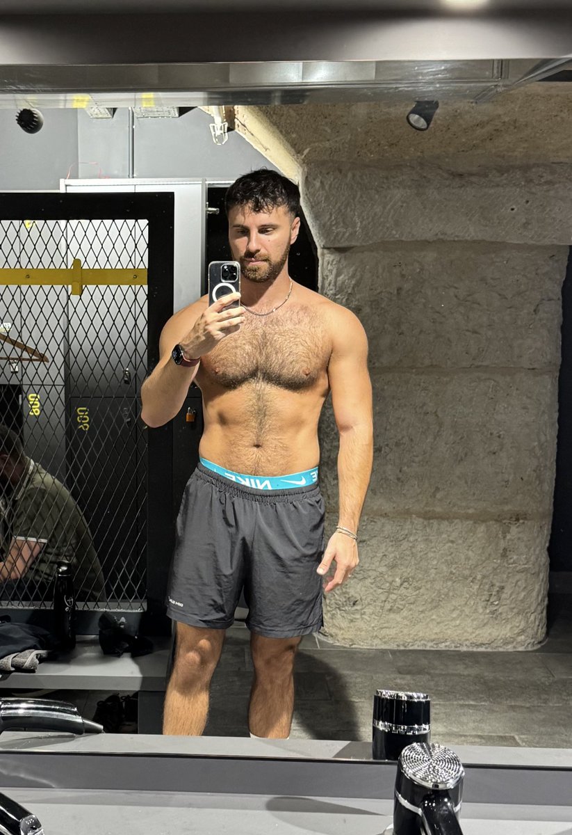 Maxinoxx's tweet photo. No abs but still fab ✨ https://t.co/tWi6BZptbk