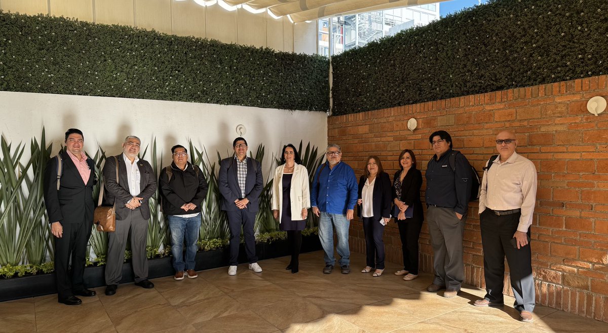 gabrielaborray3's tweet photo. ❤️ Desde la Casa del Corazón de ⁦@ANCAM_MEXICO⁩ con la Delegación de profesionales de la salud que aplicará el #CódigoInfarto en El Salvador‼️👏🏼👏🏼👏🏼… #salvaran vidas
⁦@SIAC_cardio⁩ ⁦@FacMedicinaUNAM⁩ 
👇🏼👇🏼👇🏼👇🏼 https://t.co/inehFt7GDn
