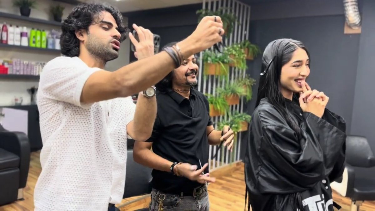 luvkapilsharma's tweet photo. Not him saying 'Humna ke kate hue baalon se Arslan ki moochein ban sakti hain' 🤣😭😂🤦🏻♀️
#MalikAqeel #ArslanKhan #HumnaNaeem
#TamashaGhar #Tamasha3 https://t.co/HzflzSKi3K