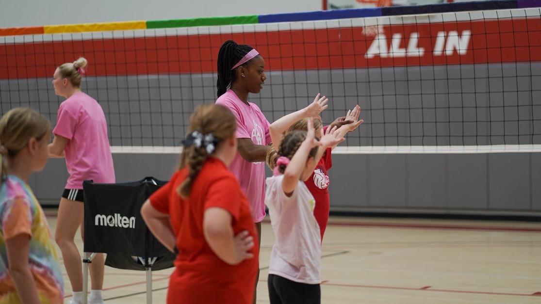 Join us for a youth 🏐 clinic for kids 6th grade and below, after our match vs NDSU on Oct. 19 at the SCSC! The clinic is free with the purchase of a ticket.     

Signup: bit.ly/3XEAIdB 
🎟️: GoYotes.com/Tickets 

#GoYotes x #WeAreSouthDakota