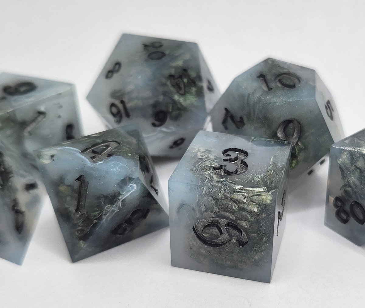 Sinnamon Roll Dice 🐶 tweet media