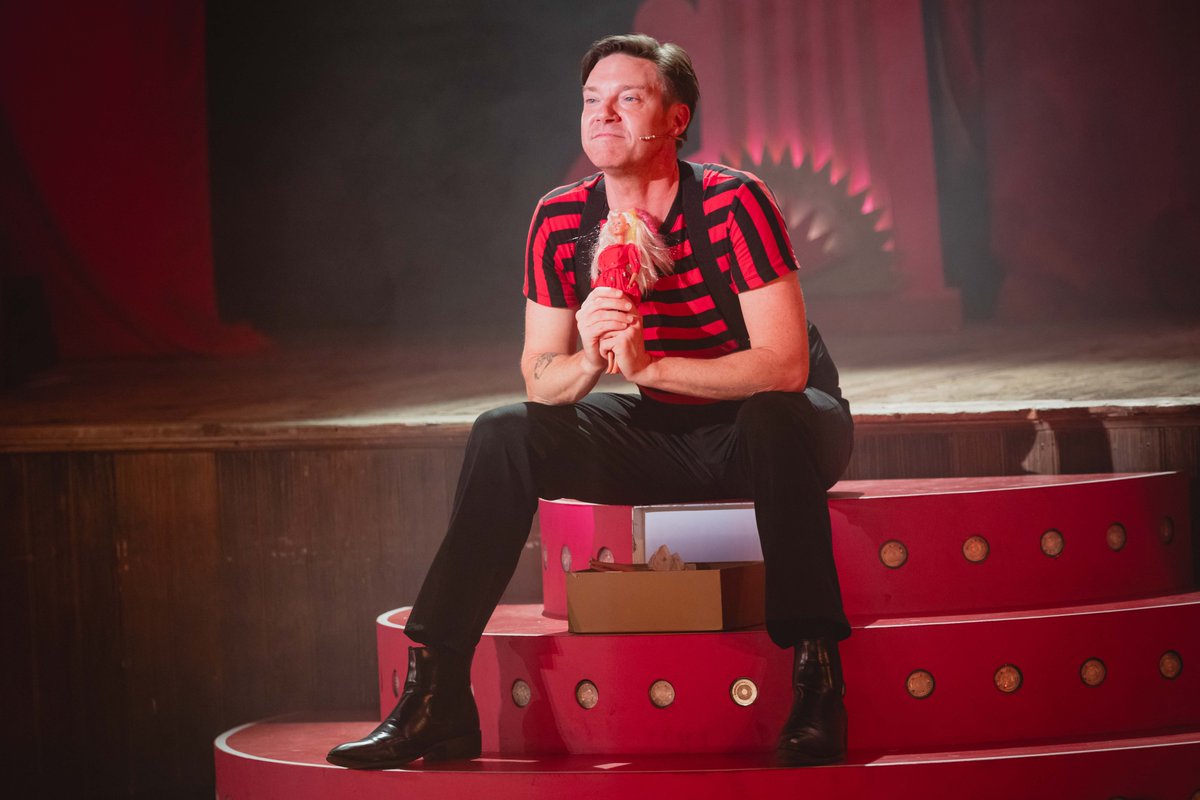 ‘All the heart, laughs &amp; dresses one could desire’

In response to popular demand – the cult 5-star hit musical Frank’s Closet is making its #WestEnd debut, for 2 Sunday nights only (3 &amp; 17 Nov at London’s <a href="/theartstheatre/">Arts Theatre West End</a>) <a href="/frankscloset24/">franksclosetshow</a> #specialfeature

musicaltheatrereview.com/cult-hit-music…