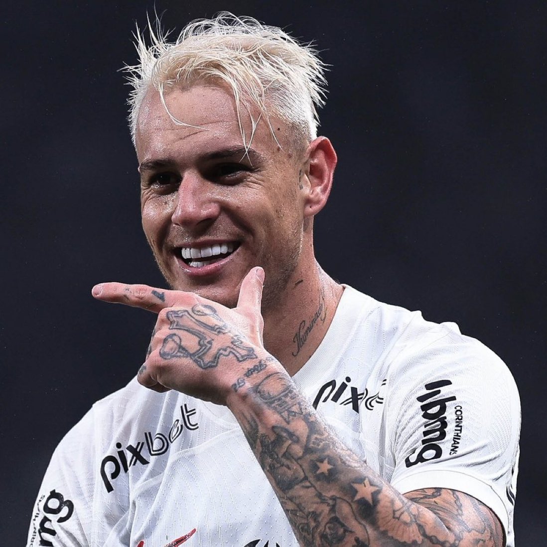 achein4shoppe's tweet photo. "Não posso dizer quando, mas minha volta pro Brasil será no Corinthians"

— Roger Guedes. https://t.co/2AItgzrBmx