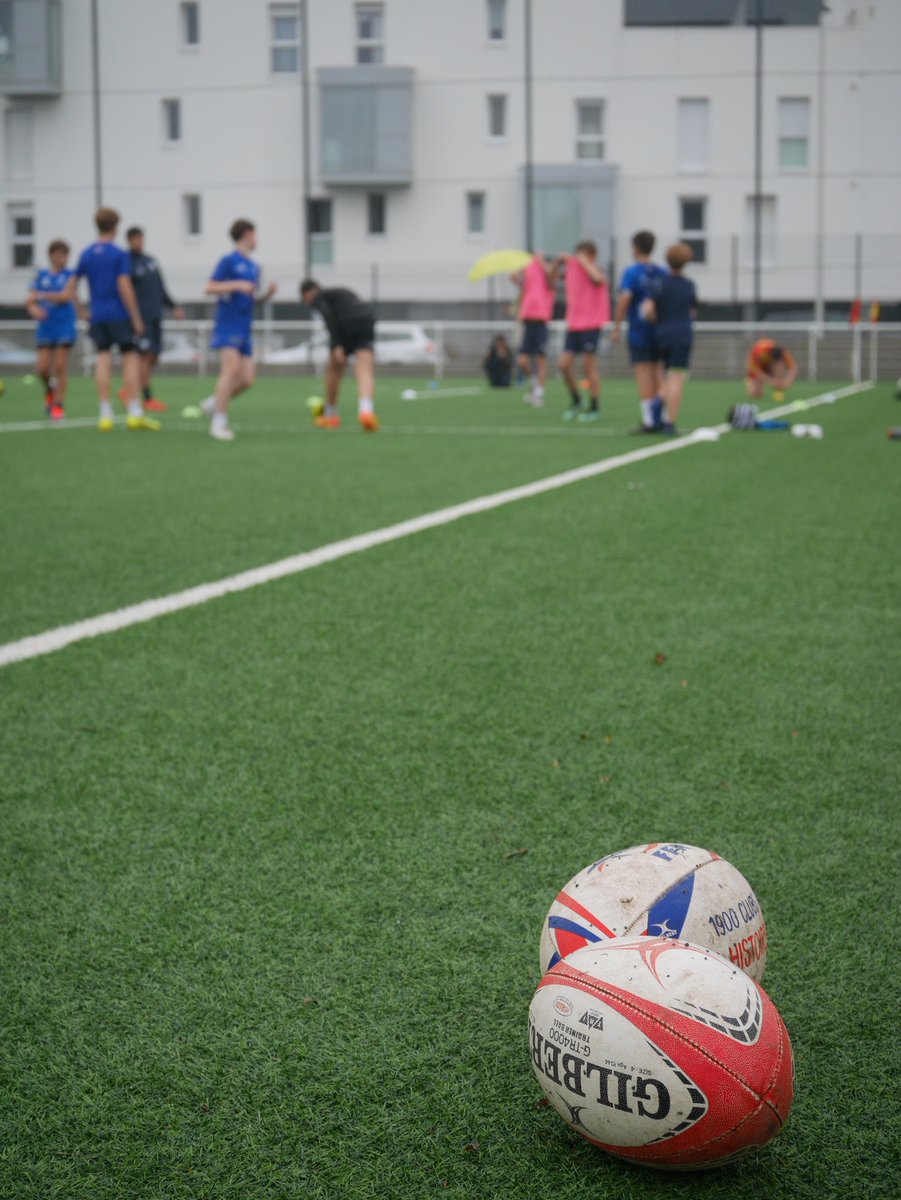collegeNDLM56's tweet photo. Zoom sur la section sportive rugby proposée au sein de notre ensemble scolaire 🏈 
🎥Nous accueillons depuis 2 jours des journalistes de France Télévision, qui préparent un reportage sur l'accompagnement sportif et scolaire de ces jeunes. https://t.co/0IdadHoCwv