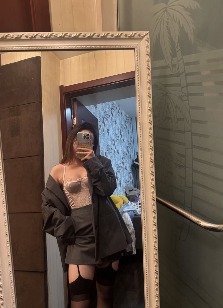 FasanuQ's tweet photo. 主人最近想玩一条小狗  点赞里抽一个认真主人 #原味 #调教 #四爱 #女王调教 https://t.co/jIrXiTsAao