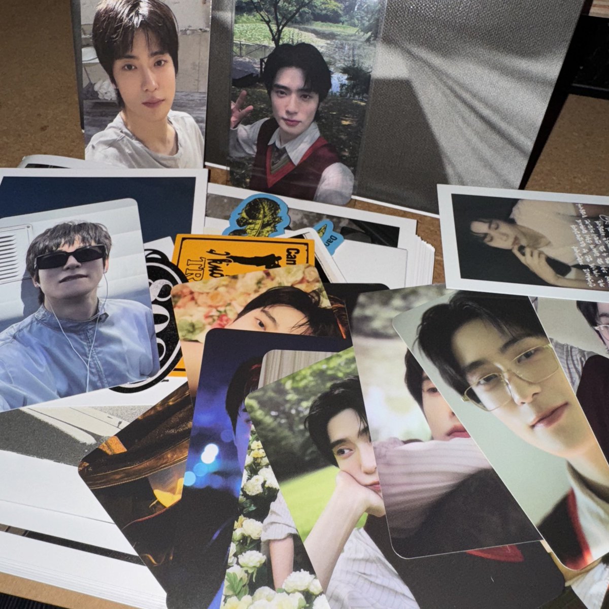 ใครจะไปคิดไปฝันว่ามันจะมีวันที่แกะบั้มได้ออลแจฮยอนที่ใฝ่ฝัน มาเป็นปึกเป็นเล่ม มีความสุขหลายอ้าย