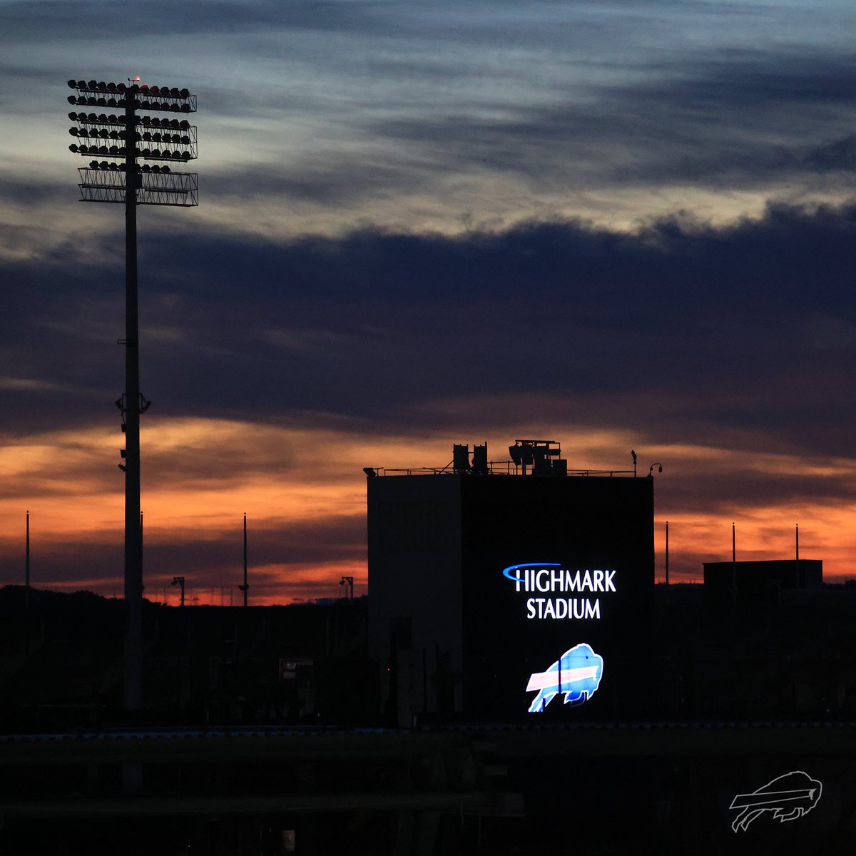 BuffaloBills's tweet photo. Sunrise views at New Highmark Stadium. π
#BuiltForBuffalo | #BillsMafia