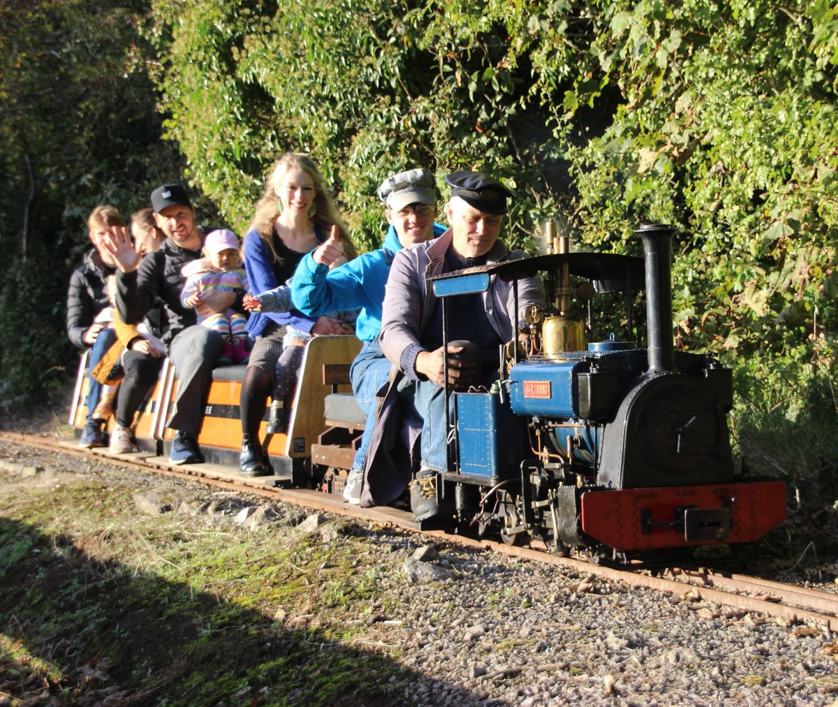 AshtonCourtRly's tweet image. With two weekends left before we close for the winter, we hope you can drop by and say hello. This Sunday, 20th October, trains will run between 12.00 and 17.00.
ashtoncourtrailway.org
#ashtoncourtrailway, #miniaturerailway, #modelengineering, #visitbristol, #bestofbristol