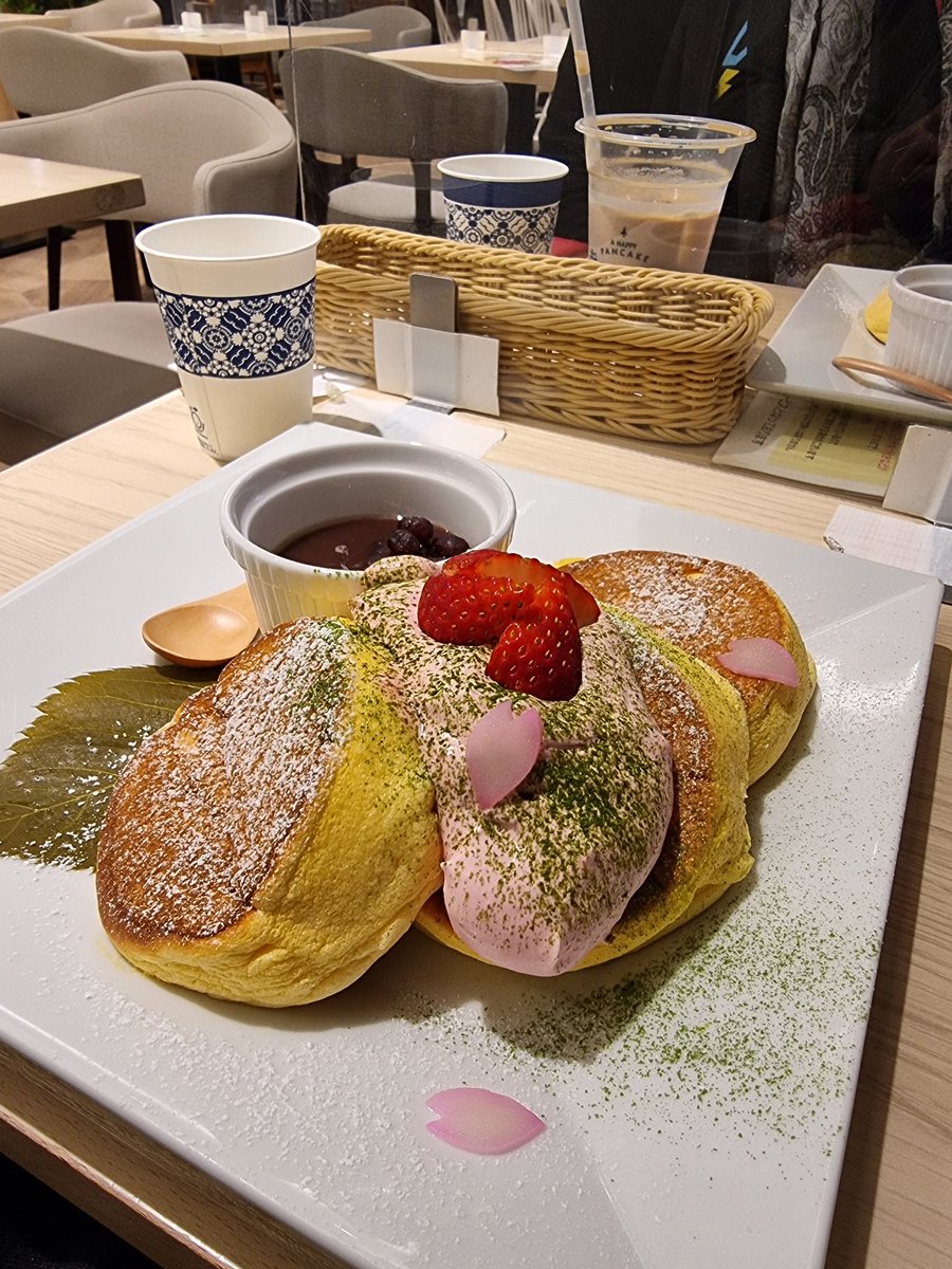 Bento_Daisuki's tweet photo. #Japan Tag 16: Shopping (und essen XD) in #Ikebukuro 😂❤️ Genauer im #PikachuSweets, #Onyasai und #HappyPancake 🥰
#LetsGoToJapan #Japanreise 2023 https://t.co/QuGgqtb0CS