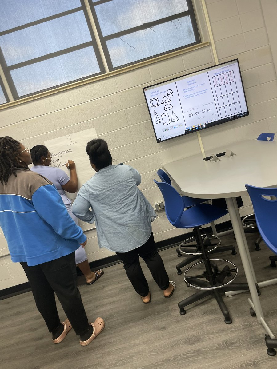 mrs_bwinston's tweet image. On Monday, I had the privilege of collaborating with teachers at Mobile County Training School. The MCTS teachers were actively engaged, shared ideas, and explored ways to foster collaboration in their lab! @MCPSSInstTech #collablab #EmpowerMCPSS