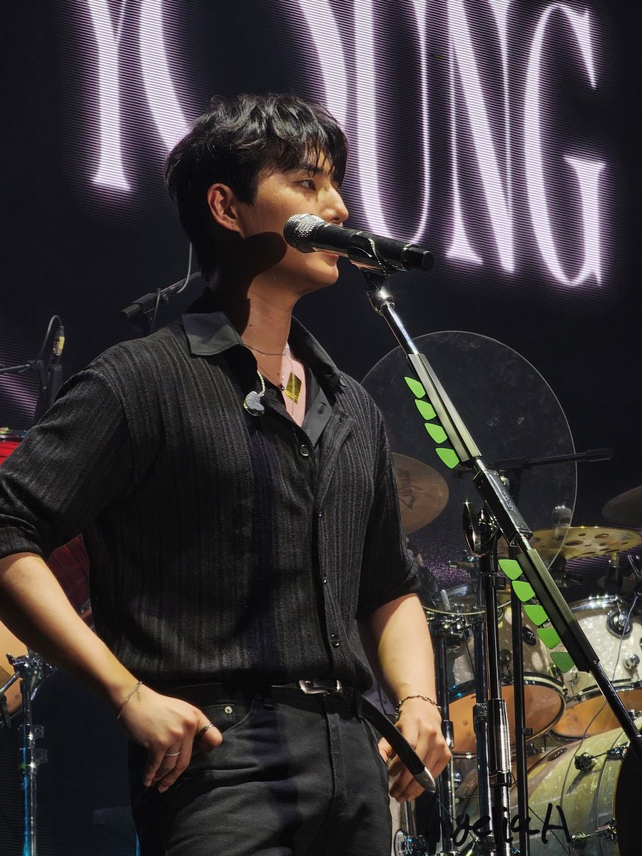 enjeulia's tweet photo. Petantang petenteng ae arek loro iki
#DAY6_3RD_WORLDTOUR #DAY6inSurabaya #Day6inSBY #youngk #sungjin https://t.co/Xply5vsllc
