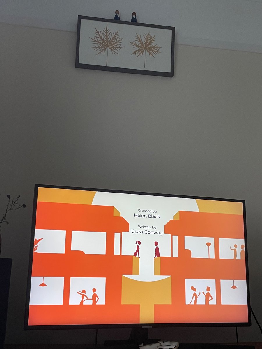 Here we go @Ciara_Conway 🤗 My suitcase is packed for ep 3 of #TheWives <a href="/Gaumont/">Gaumont</a> <a href="/WriterHBlack/">Helen Black</a> 🌞🌊🍹✈️ loving it!x