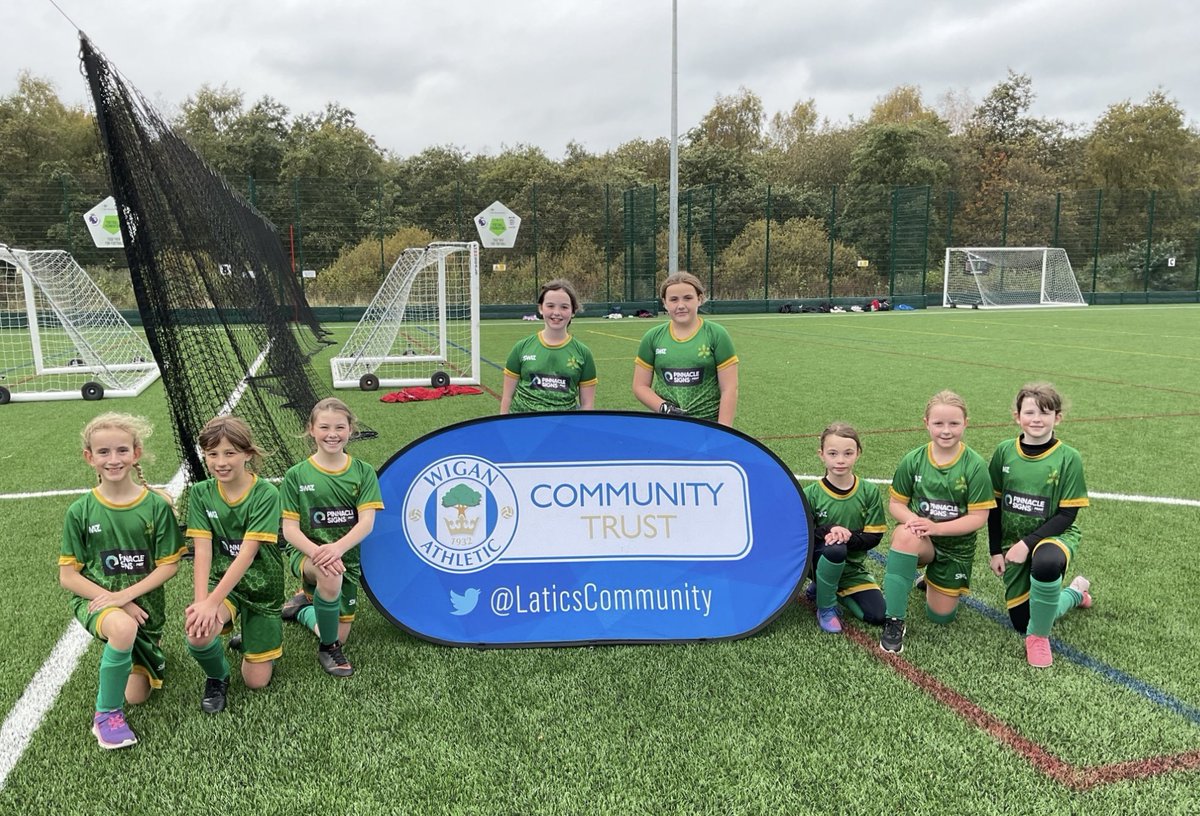 Gilded Hollins Community School tweet media