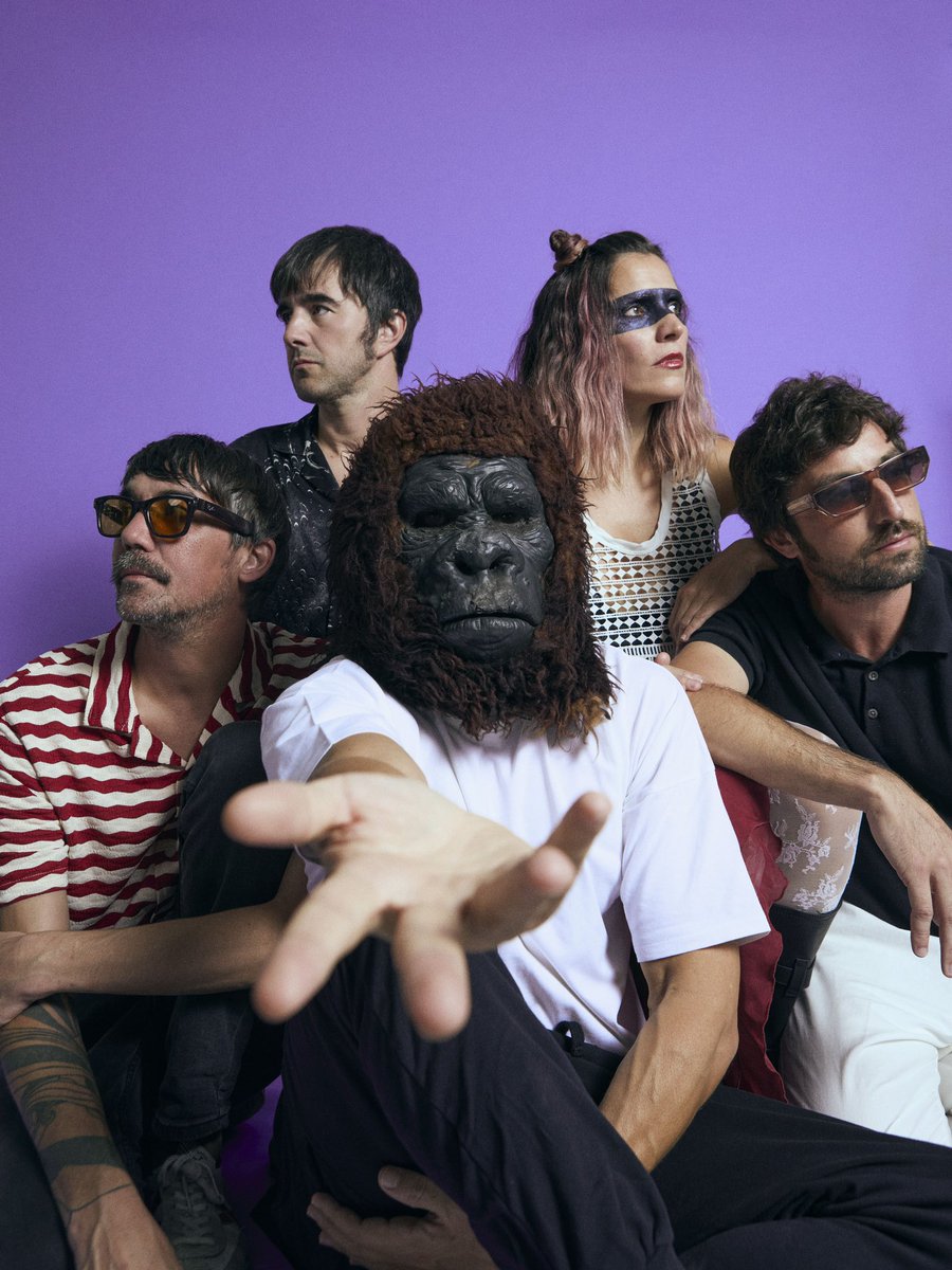 ‼️ ‘Tenemos la respuesta’: hoy estrenamos la colaboración entre <a href="/elyellamusic/">ELYELLA</a> y <a href="/lorimeyersband/">Lori Meyers</a> Y también: novedades de <a href="/victoriasbanda/">VICTORIAS</a>, <a href="/_DEADLETTER/">DEADLETTER</a> y el temón garajero que #Grupis han dedicado a <a href="/Berto_Romero/">Berto Romero</a> . En <a href="/radio3_rne/">Radio 3</a>