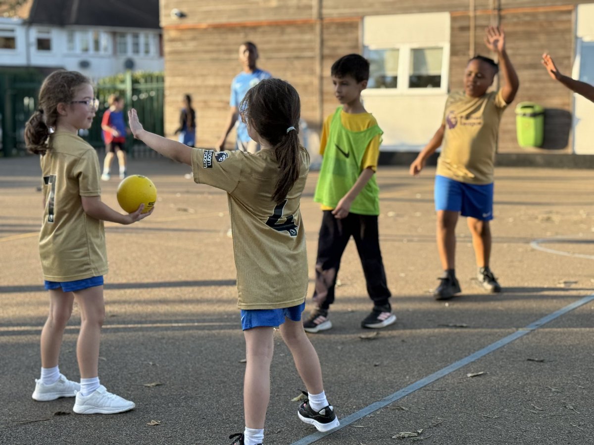 Massive thank you coach Jack at uplands school for running our fun event this afternoon in the sunshine! <a href="/BexSchGames/">Bexley School Games</a> 

Our Year 3 group had a great time! <a href="/headstfidelis/">St. Fidelis School</a>