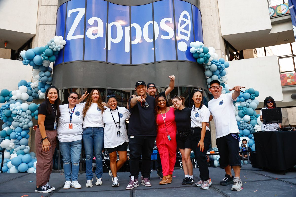 islandgecko's tweet photo. Happy 25th #zappos 🤙😉 https://t.co/lvZ80Dtztj