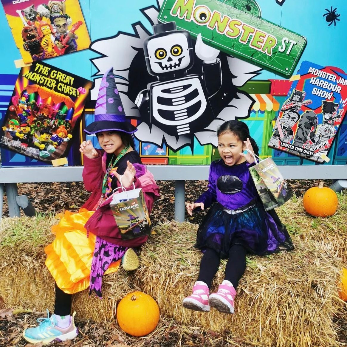 Did you know, you can trick or treat with our Monsters at Monster Street in Pirate Shores? Sweet treats, LEGO® giveaways and more await you, but watch out, the Monsters always have a trick or two up their sleeves! 🍬🎃

📸: <a href="/hunnylamb23/">Vanessa Jumeau</a> (IG)

'Boo'k now: legolandwindsor.visitlink.me/8RwKv1