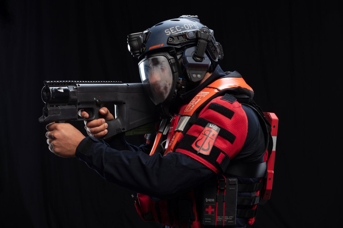 On #AvatarTheWayofWater, we designed military costumes for land, air and sea units, as well as for non-combatant roles including doctors, scientists, administration, construction workers, the tulkun hunters and more.

#wetaworkshop #avatar #costume