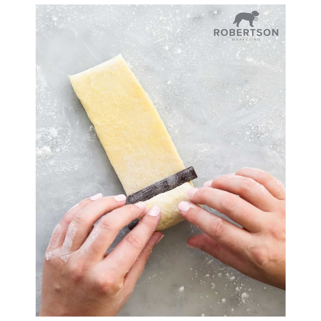 CrissyManwaring's tweet photo. Indulge in a delightful baking adventure with our Pain au Chocolat Making Kit, beautifully packed in a reusable market tote. This DIY kit includes everything you need to create six classically French, perfectly flaky chocolate croissants.

#CorporateGifts2024 https://t.co/CS87CrQ8wz