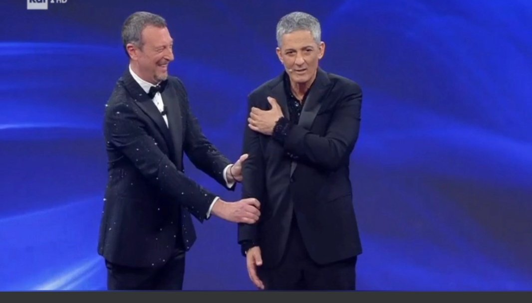 La satira è nata per ridicolizzare il potere. Se ridi degli oppressi, non è satira, è bullismo demmerda.
#Fiorello 
#Amadeus
IO NON DIMENTICO