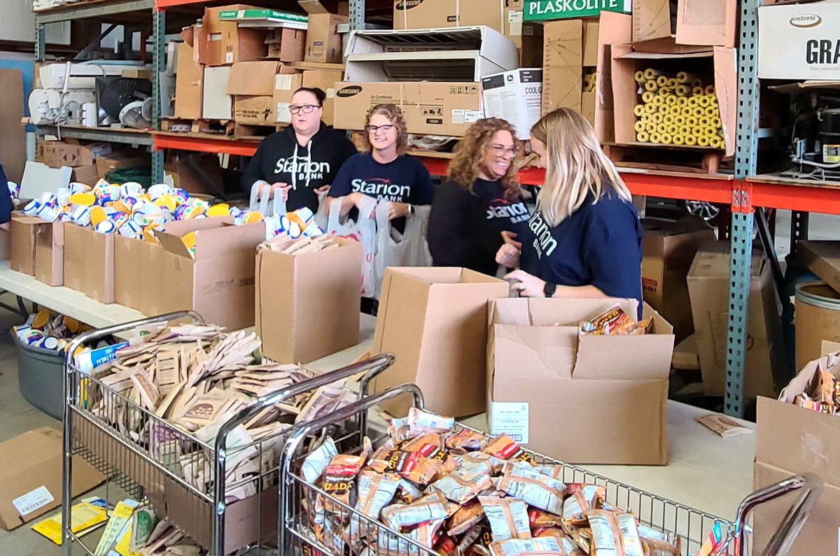 StarionBank's tweet image. Full backpacks, full stomachs, and full hearts! We filled more than 1500 backpacks for the MSA United Way Backpack program to make sure our local students have nutritious food over the weekends. #MSAUnitedWay #LiveUnited #BackpackProgram