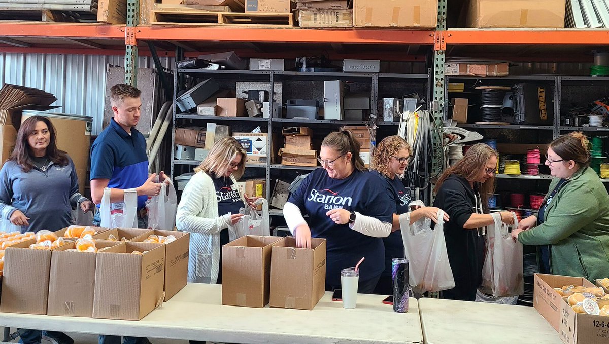 StarionBank's tweet image. Full backpacks, full stomachs, and full hearts! We filled more than 1500 backpacks for the MSA United Way Backpack program to make sure our local students have nutritious food over the weekends. #MSAUnitedWay #LiveUnited #BackpackProgram