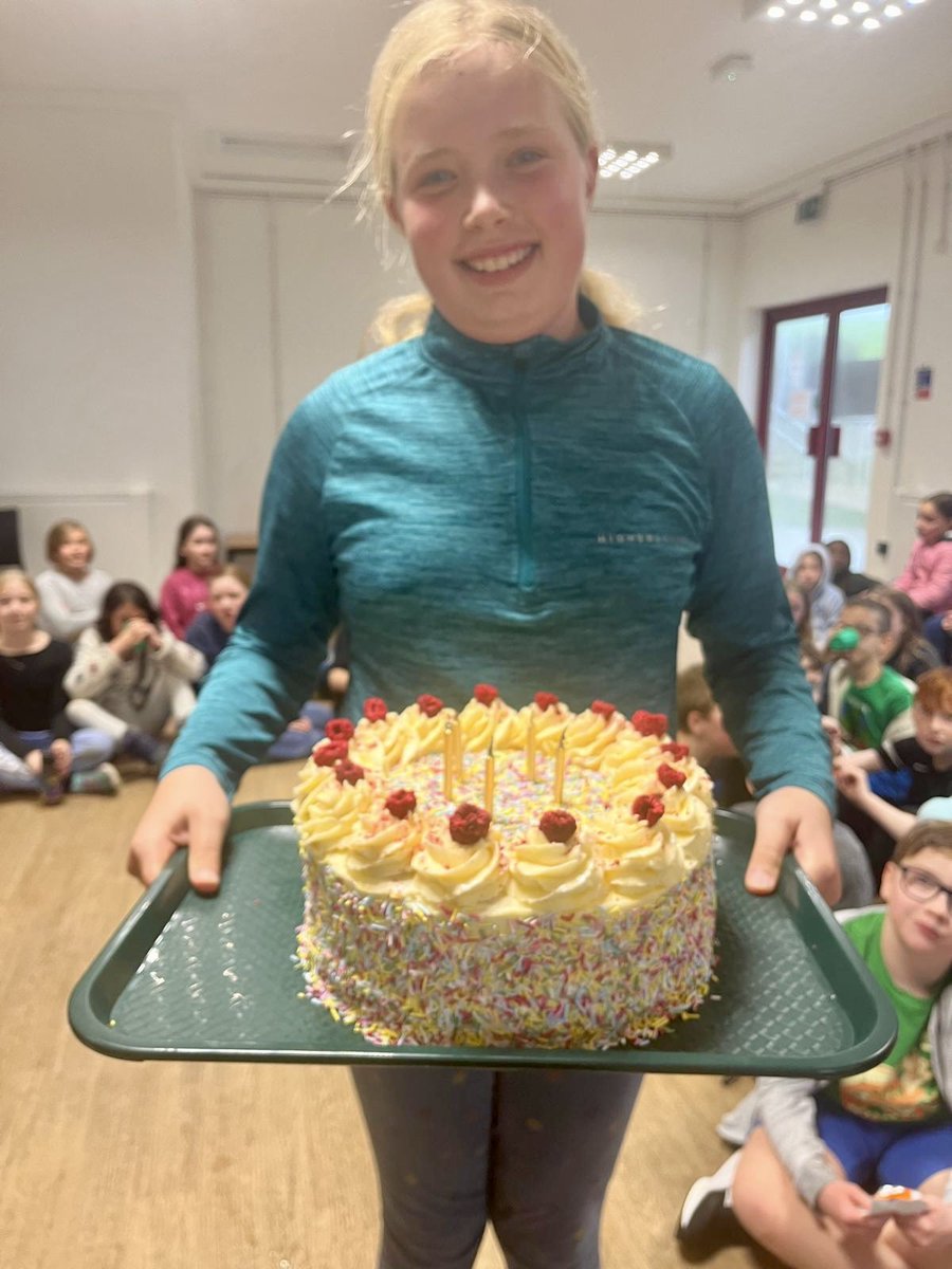 Another delicious cake for a special birthday girl! 😋🎂🎉🥳