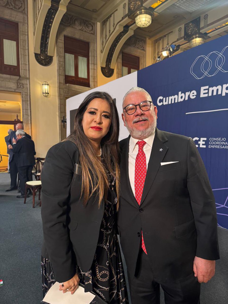 Laura González tweet media