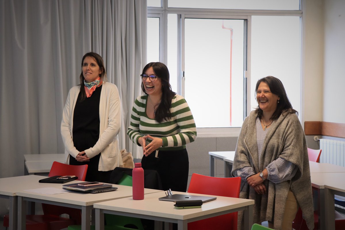 ¡Felicitamos a la flamante licenciada en Comunicación <a href="/sofi_tardaguila/">Sofía Tardáguila</a>! 👏Que ayer defendió su proyecto final de grado, opción investigación, titulado "Redes sociales digitales y acción colectiva: estudio autoetnográfico de las campañas de una influencer".