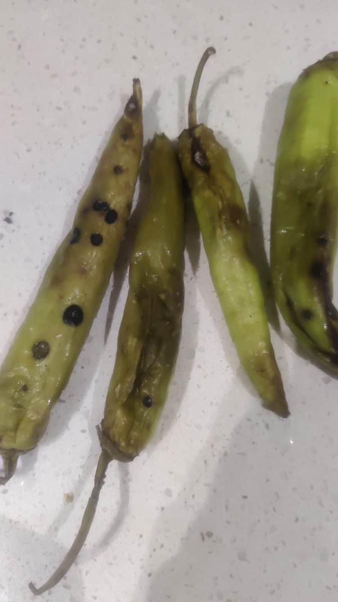 AMITSUREKA010's tweet photo. @SamsungIndia This is what your refrigerator does to our vegetables and fruits, #Samsung #India And worst is - Your technicians refuse to attend. 

Invoice Details have been sent via DM. Hope someone will attend. https://t.co/Ud9QMDGuSq