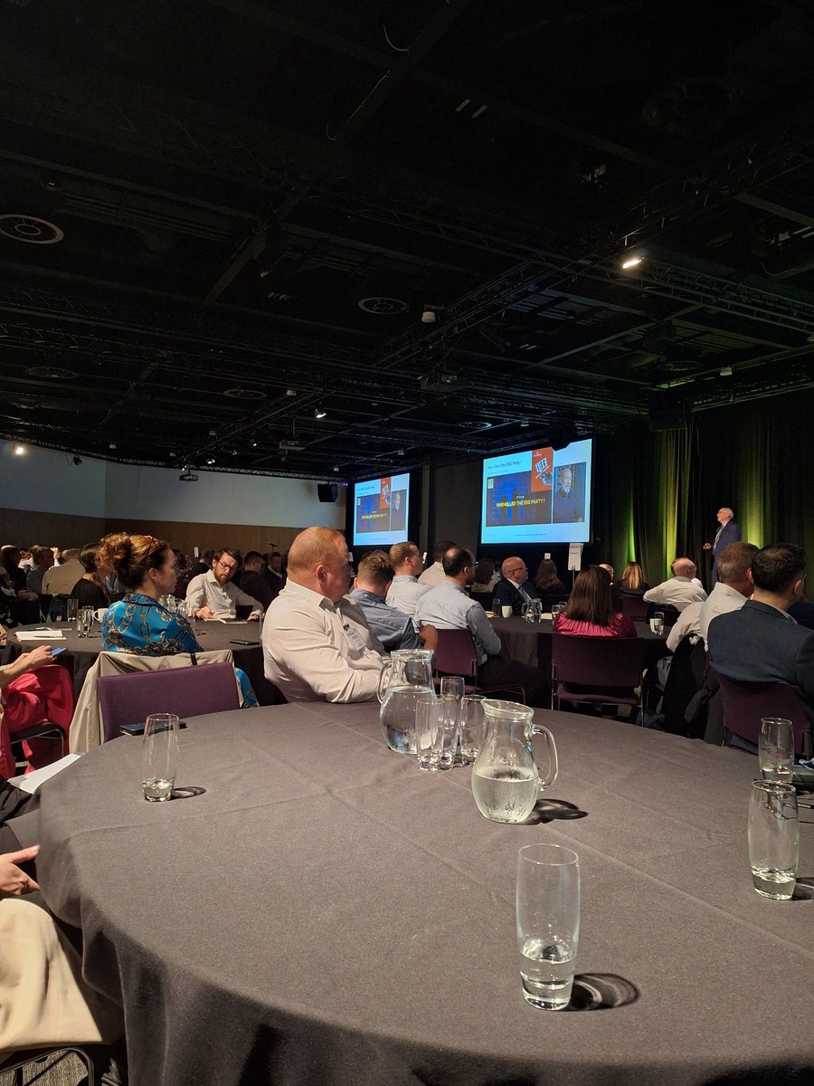 Greatly enjoyed the #SustainExchange Leadership Summit in #Belfast today, organised by <a href="/MLN_NI/">MLN</a>

It was especially motivating to hear the insights of #JohnElkington @VolansJohn,&amp; Chris Hynes MBE of @SASCampaigns was inspiring as he elaborated on change driven by individuals