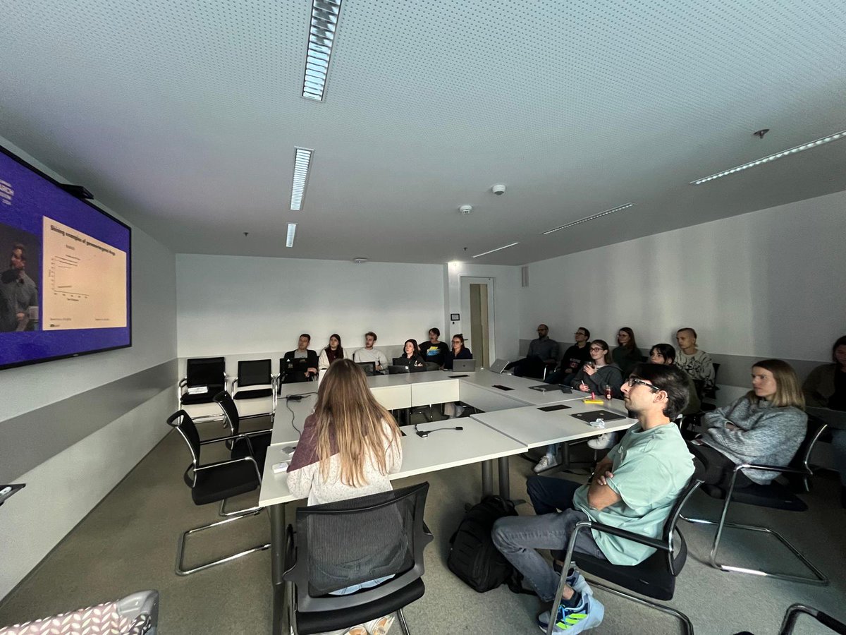 With <a href="/milica_vulin/">Milica Vulin</a> <a href="/M_Schoenlein/">Martin Schönlein</a> and <a href="/EmanueleRovera/">emanuelerovera</a> we launched the Oncology Webinar Club (OWL🦉) on campus where we gather to watch and discuss online talks on cancer biology. Today, we streamed #CRSy24 and it was great to see so many engaged faces😊(can you guess the speaker?)