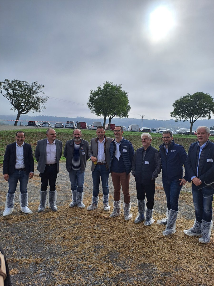 EleveursChevres's tweet image. Les journées portes ouvertes de la Ferme Du Pradel ont réuni environ 500 personnes ✅️ 
C'est un moment important de rencontre des acteurs de la filiere #caprine 🐐
La FNEC était présente en tant que membre fondateur de la ferme expérimentale