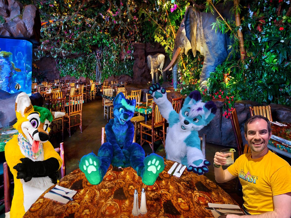 HyperEntity114's tweet photo. @jacksfilms Convention after party!!! 🐺🦊🙈#YIAYtable https://t.co/oJ1aGDmwWe