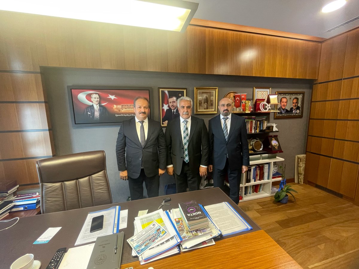 Aile Hekimliği Mesaimiz TBMM’de Devam Ediyor

Aile hekimliği yönetmelik taslağına yönelik bilgilendirme ziyaretlerimizi TBMM’de sürdürüyoruz.

Bugün de Genel Başkan Yardımcımız Mustafa Irgatoğlu ile birlikte Ak Parti Konya Milletvekili Dr. Abdullah Ağralı’yı ziyaret ederek taslak