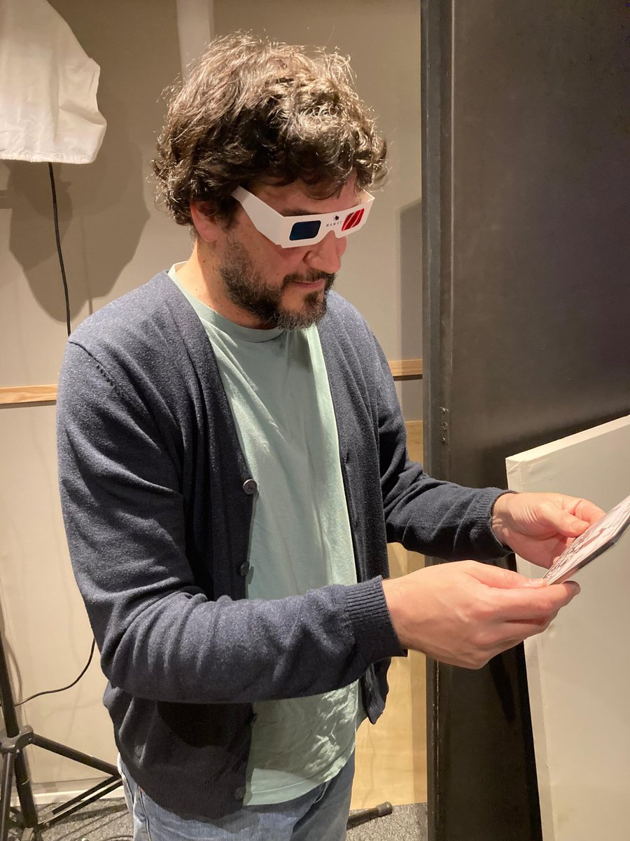 Leyendo discos en <a href="/MuirEstudio/">Muir Estudio</a>