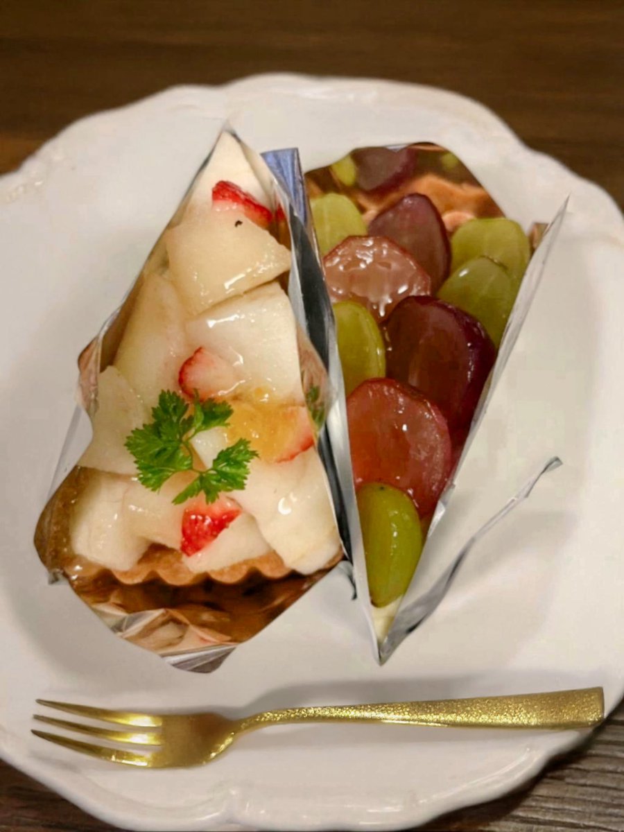 u2_6110's tweet photo. カラッフルなケーキを食べて、はい昇天🙂‍↕️ https://t.co/yo0JihRGZr